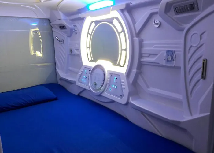 Bangau - Short Term Rest Area Capsule Hotel